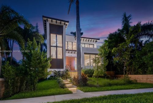 908 Tyler St, Hollywood, FL, 33019 | Card Image