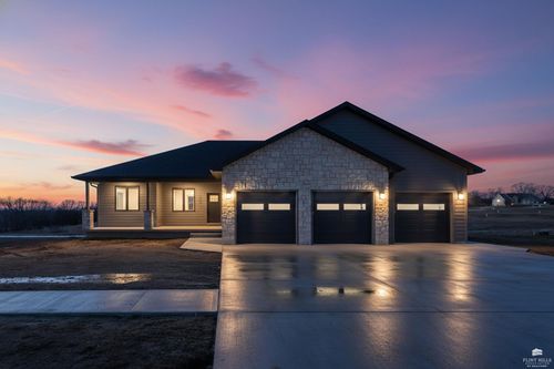 1905 Arbor Ln, Wamego, KS, 66547 | Card Image