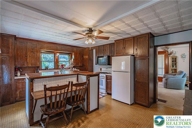 636 School Rd, House other with 2 bedrooms, 1 bathrooms and null parking in Nazareth PA | Image 17