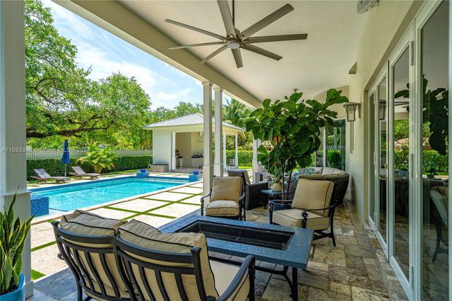 8200 Sw 111th Ter, House other with 5 bedrooms, 4 bathrooms and null parking in Miami FL | Image 8