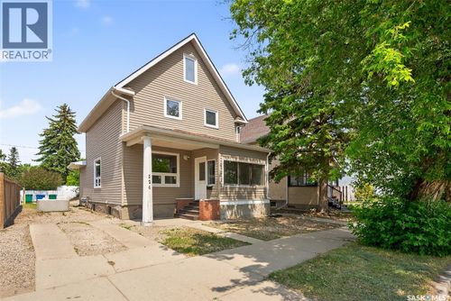 524 Saskatchewan St W, Moose Jaw, SK, S6H2T3 | Card Image