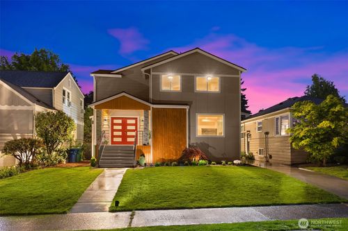 4326 Ne 44th St, Seattle, WA, 98105-5131 | Card Image