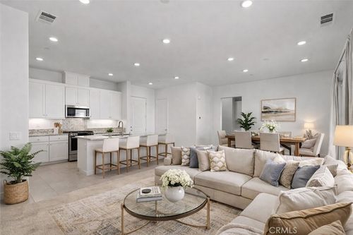 unit-305-27410 Merlin Pl, Valencia, CA, 91381-2147 | Card Image