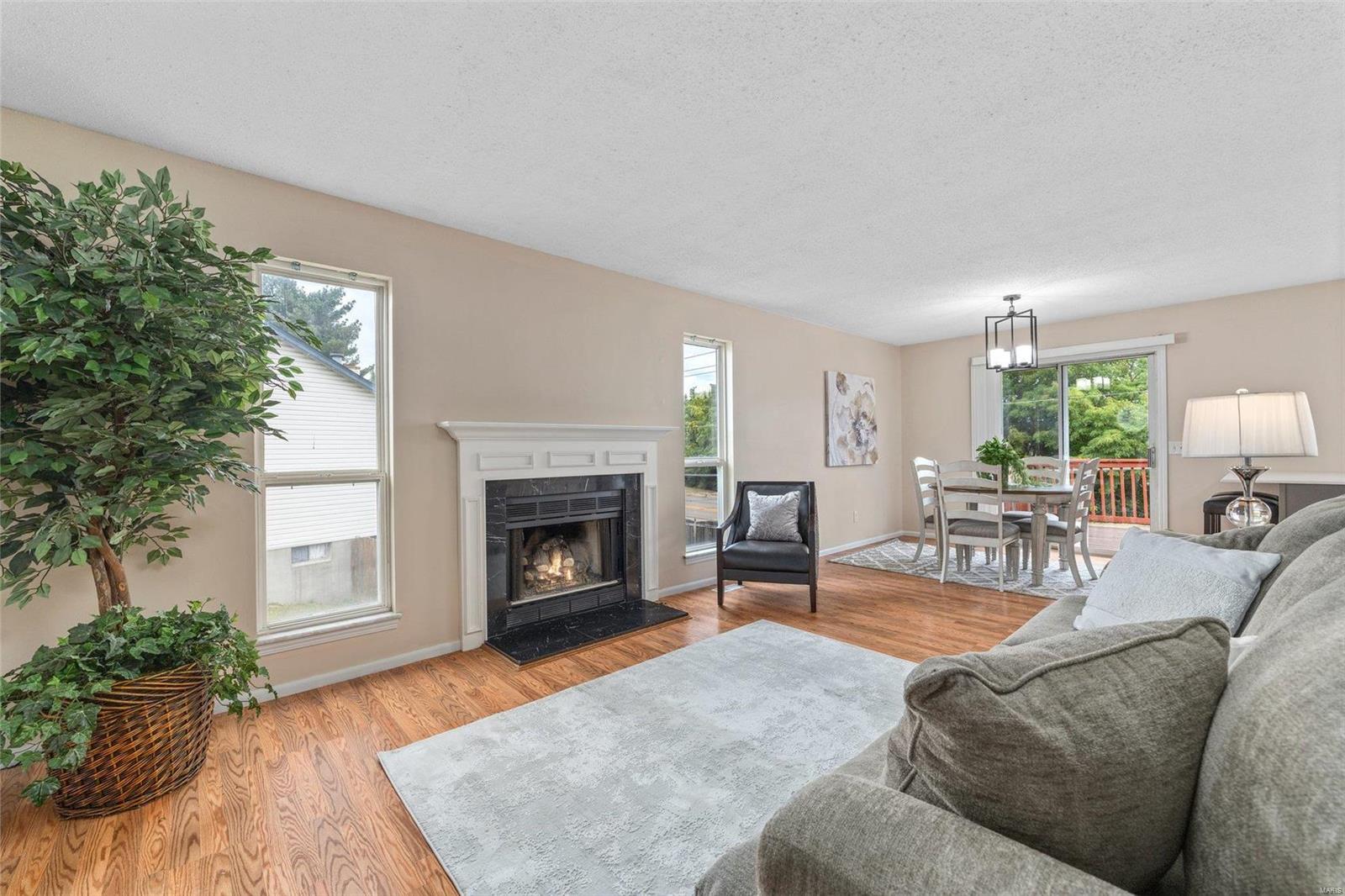 Chapman Ct, Saint Charles, MO 63303
