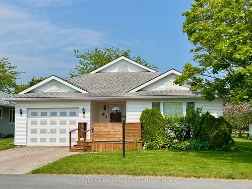 8 Heritage Dr, Wellington, ON, K0K3L0 | Card Image