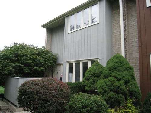 301 Carver Dr, Bethlehem, PA, 18017-4716 | Card Image