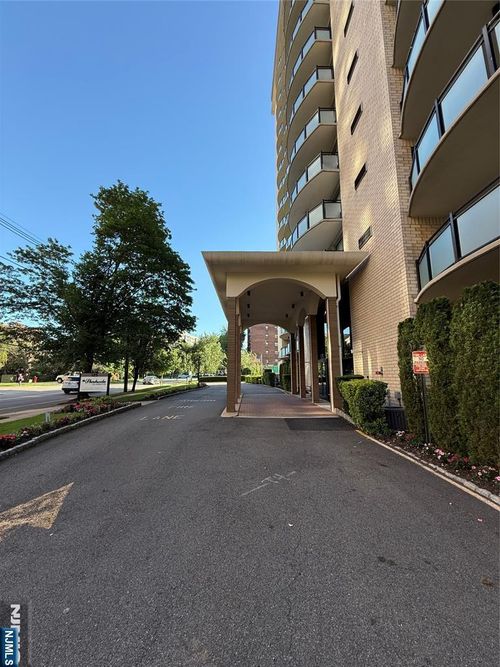 125 Prospect Ave, Hackensack, NJ, 07601-2233 | Card Image