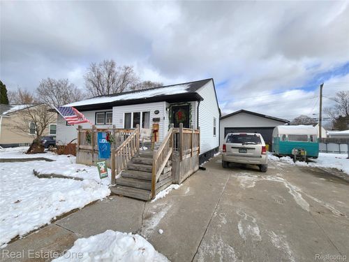 759 Chippewa St, Mount Clemens, MI, 48043-3035 | Card Image