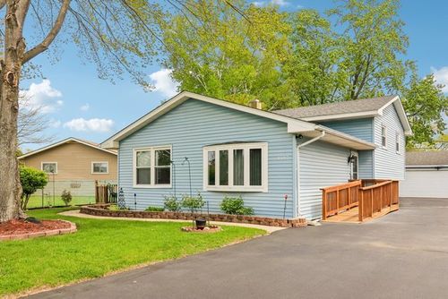 1117 Crescent Ct, Round Lake Beach, IL, 60073-2342 | Card Image