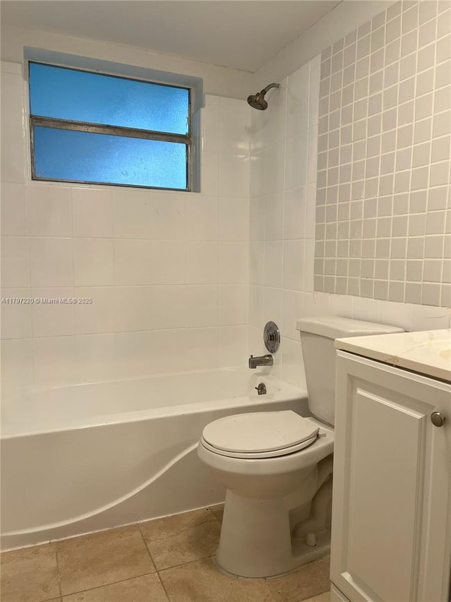 APT-107 - 1521 Nw 43 Rd Ave, Condo with 2 bedrooms, 2 bathrooms and null parking in Lauderhill FL | Image 8