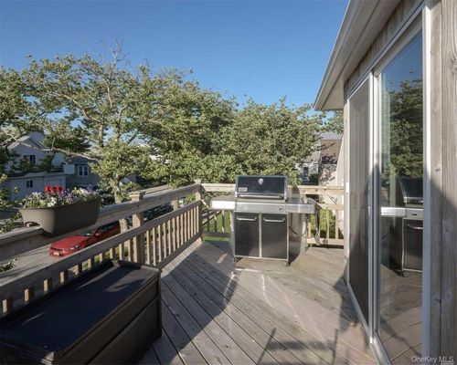 upper-458 W Chester St, Long Beach, NY, 11561-1806 | Card Image