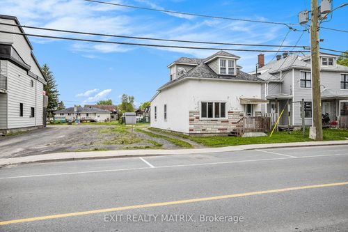 755 Principale St, Casselman, ON, K0A1M0 | Card Image
