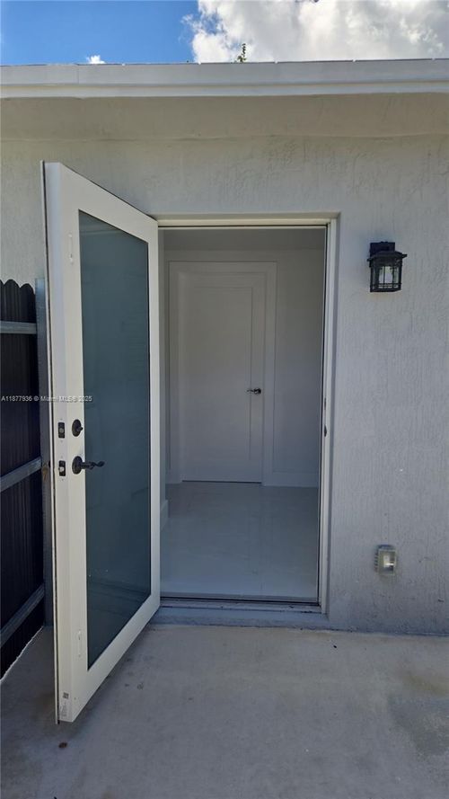 0-511 W 16th St, Hialeah, FL, 33010-2959 | Card Image