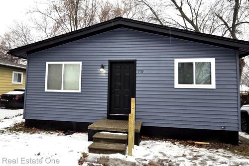 753 Stanley Ave, Pontiac, MI, 48340-2474 | Card Image