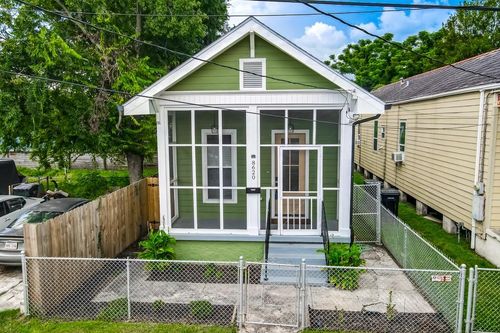 8620 Green St, New Orleans, LA, 70118-2118 | Card Image