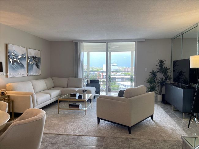 909 - 100 Golden Isles Dr, Condo with 1 bedrooms, 1 bathrooms and null parking in Hallandale Beach FL | Image 4