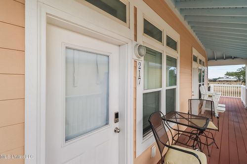 217-1515 E Beach Blvd, Pass Christian, MS, 39571-4906 | Card Image