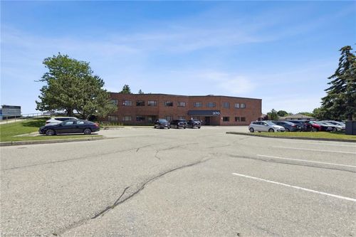 102-370 Speedvale Ave W, Guelph, ON, N1H7M7 | Card Image