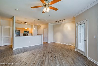 604 - 8290 Gate Parkway W, Condo with 1 bedrooms, 1 bathrooms and null parking in Jacksonville FL | Image 3