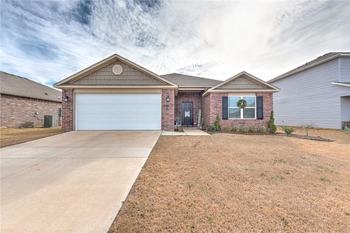 2400 E Fennec St, Siloam Springs, AR, 72761-5171 | Card Image