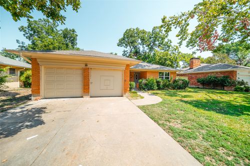 523 Frances Way, Richardson, TX, 75081-4209 | Card Image