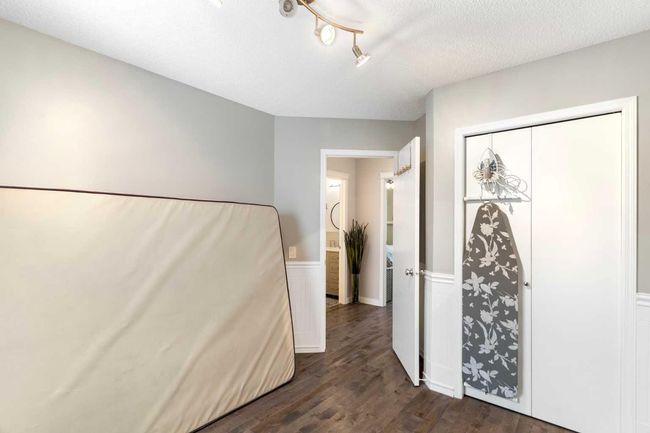 81 Prestwick Rise Se, Home with 3 bedrooms, 1 bathrooms and 2 parking in Calgary AB | Image 27