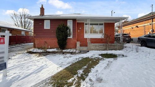8 Stephenfrank Rd, Scarborough, ON, M1P3W3 | Card Image