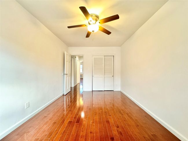 52 70 Th St, House other with 3 bedrooms, 2 bathrooms and 2 parking in Maspeth NY | Image 11