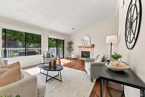 331 E T Street, Benicia, CA, 94510 | Card Image