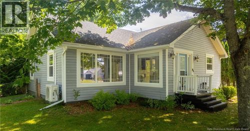 27 Hill St, St. Stephen, NB, E3L1N6 | Card Image