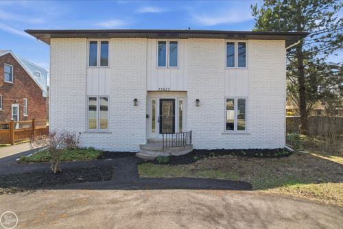 22422 Lakeland St, Saint Clair Shores, MI, 48081-2324 | Card Image
