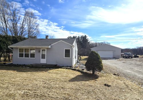 8020 E Day Rd, Bellevue, MI, 49021-8224 | Card Image