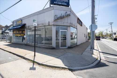 22-20-22 Brooklyn Ave, Valley Stream, NY, 11581-1222 | Card Image
