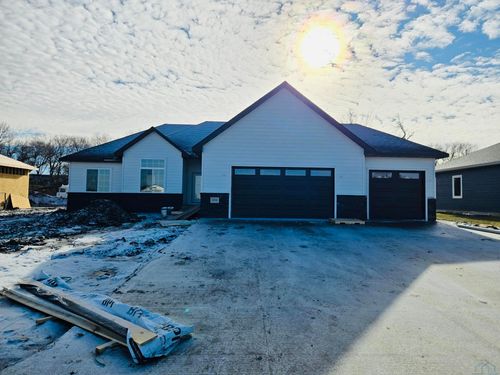 1216 E 19th St, South Sioux City, NE, 68776-2805 | Card Image