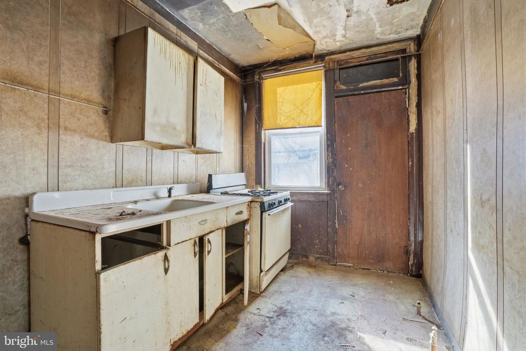 Residential in PHILADELPHIA 4
