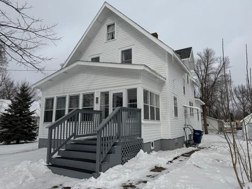 860 Montana Ave, Benson, MN, 56215-1324 | Card Image