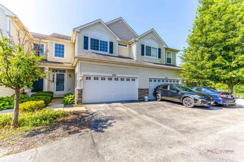 696 S Jade Ln, Round Lake, IL, 60073-8164 | Card Image