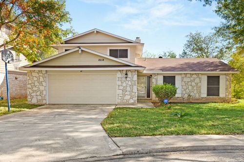 8218 Dawnwood Dr, San Antonio, TX, 78250-3204 | Card Image
