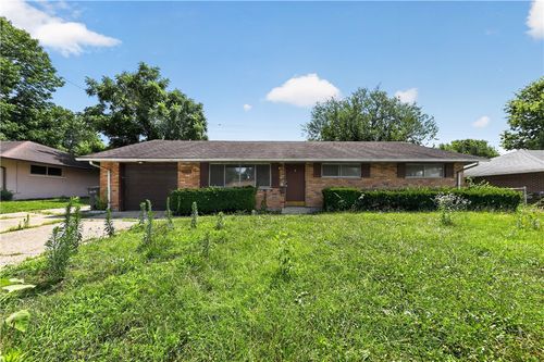 2196 Owendale Dr, West Carrollton, OH, 45439-2636 | Card Image