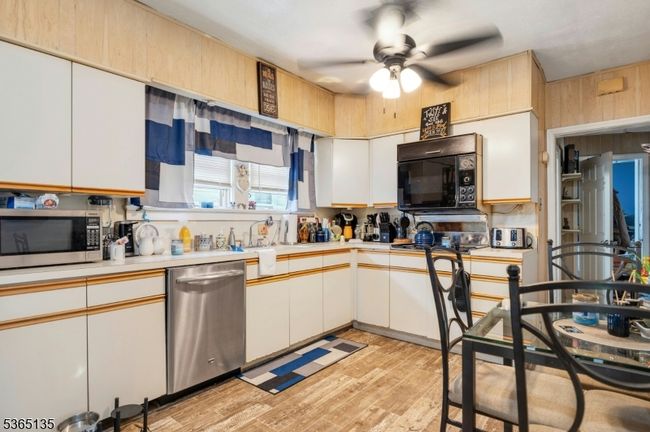 116 Berkeley Ave, Home with 6 bedrooms, 2 bathrooms and null parking in Bloomfield NJ | Image 13