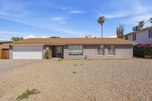 4612 W Saguaro Dr, Glendale, AZ, 85304-4425 | Card Image
