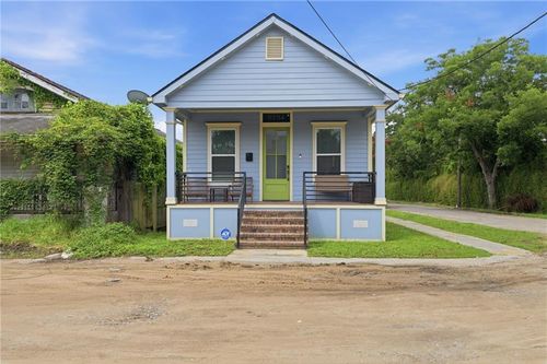 9134 Peach St, New Orleans, LA, 70118-2516 | Card Image