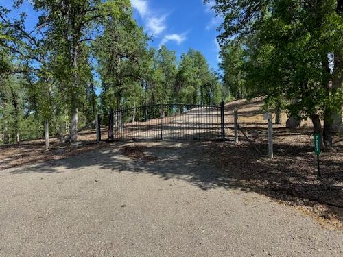 7257 Deck Way, Igo, CA, 96047-8008 | Card Image