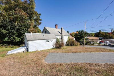 8 Mumford Rd, House other with 3 bedrooms, 1 bathrooms and 4 parking in Sutton MA | Image 3