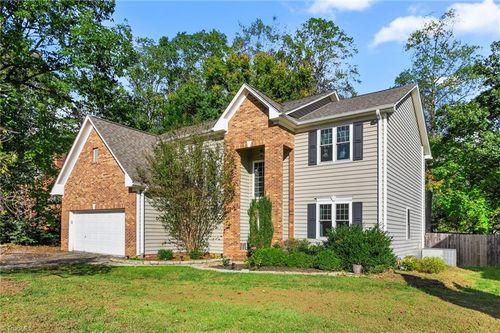 3522 Huntingridge Dr, High Point, NC, 27265-1285 | Card Image