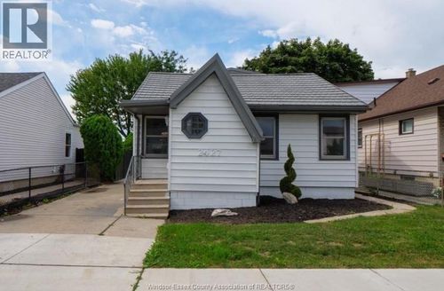 2427 Mercer, Windsor, ON, N8X3R6 | Card Image