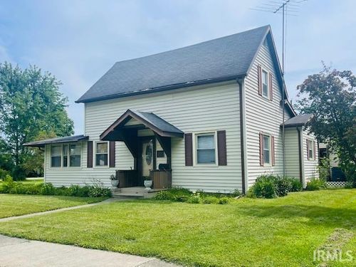 707 S Main St, Fairmount, IN, 46928-1935 | Card Image