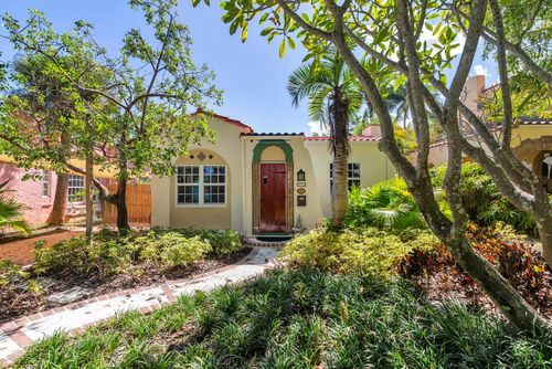 714 Sunset Rd, West Palm Beach, FL, 33401-7844 | Card Image
