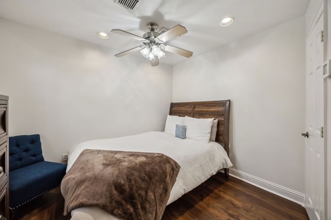 1012 Pavillion St, Townhouse with 2 bedrooms, 3 bathrooms and null parking in Dallas TX | Image 6