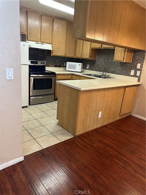 209-6815 Remmet Ave, Canoga Park, CA, 91303-2708 | Card Image